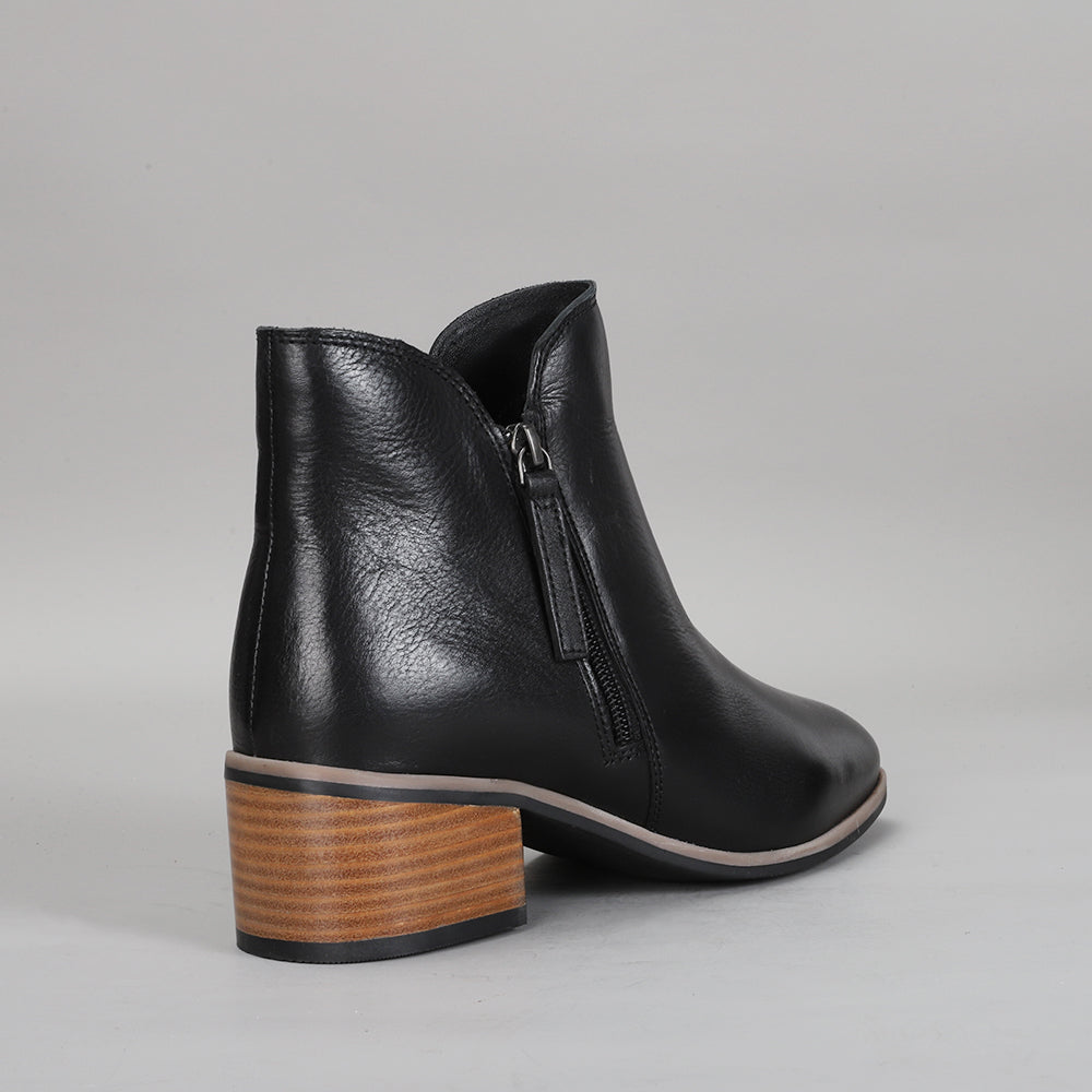 LE SANSA OXLEY BLACK Women Boots - Zeke Collection NZ