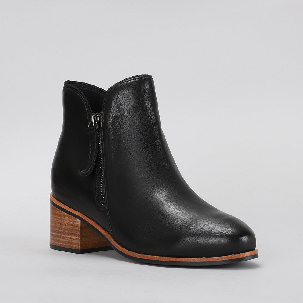 NAKED ARCHES OXLEY BLACK Women Boots - Zeke Collection NZ
