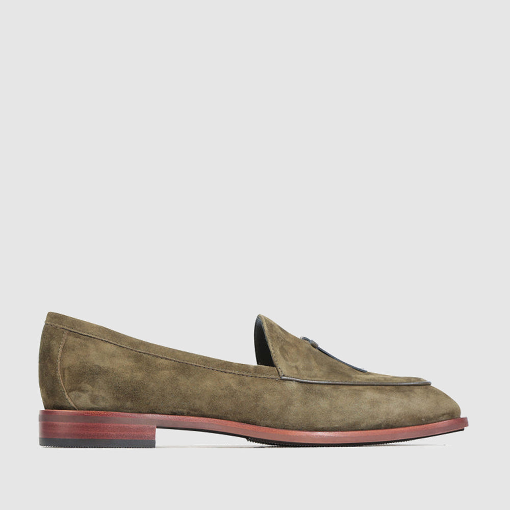 EOS PHEA Olive loafers in green leather, featuring sleek design and slip-on style, perfect for casual or smart outfits.