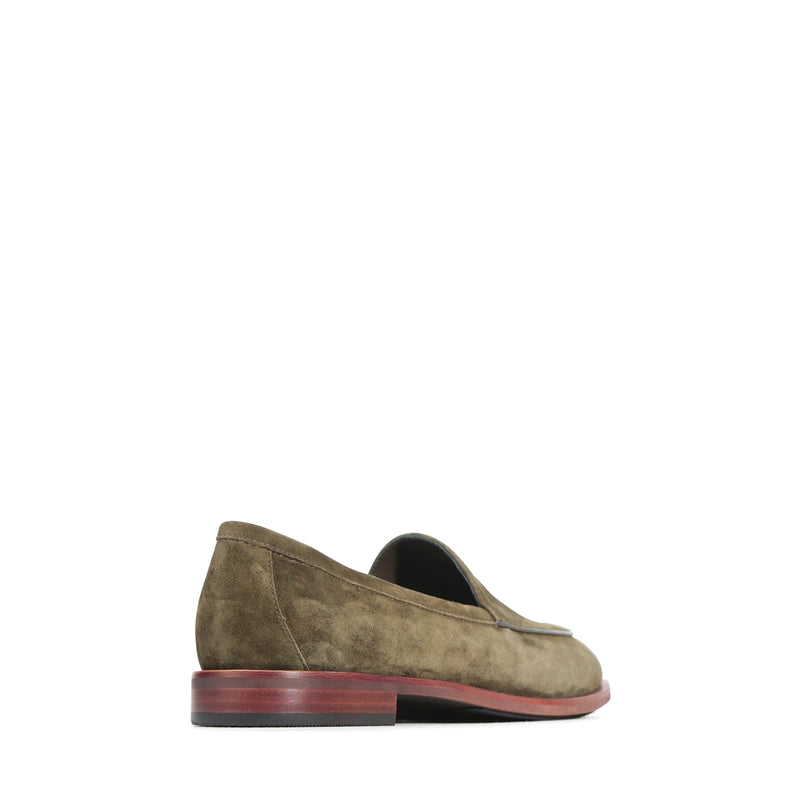 EOS Phea Oliva suede loafers, stylish slip-on footwear with a sleek design and soft suede material.