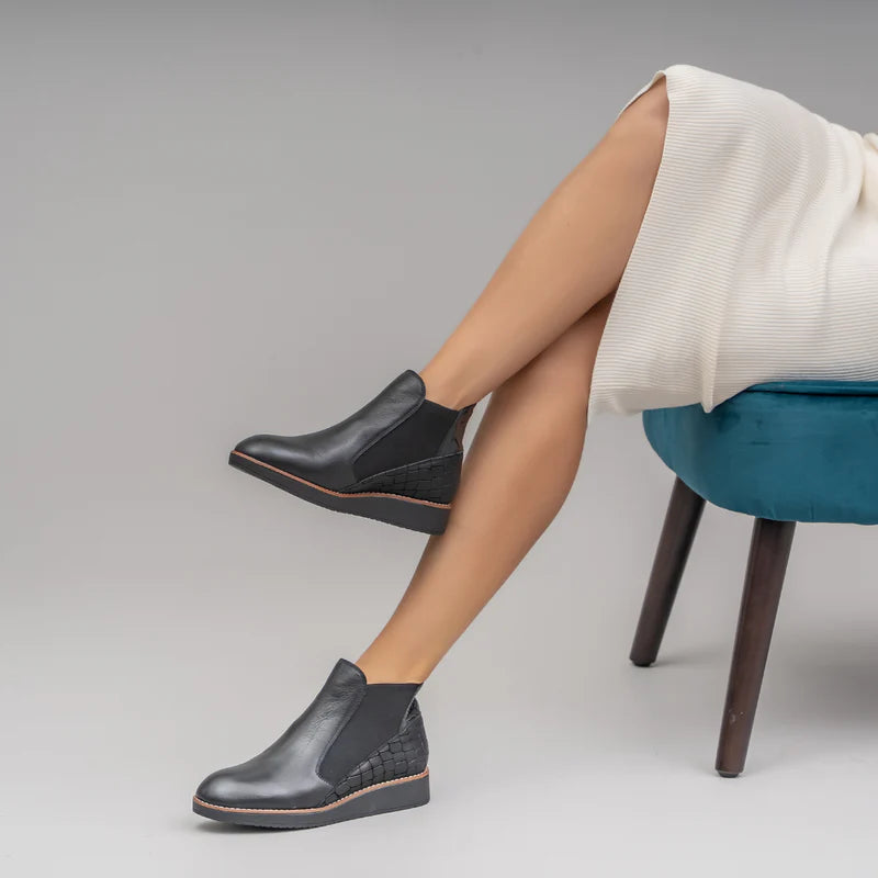 LE SANSA RALLY BLACK PRINT Women Boots - Zeke Collection NZ