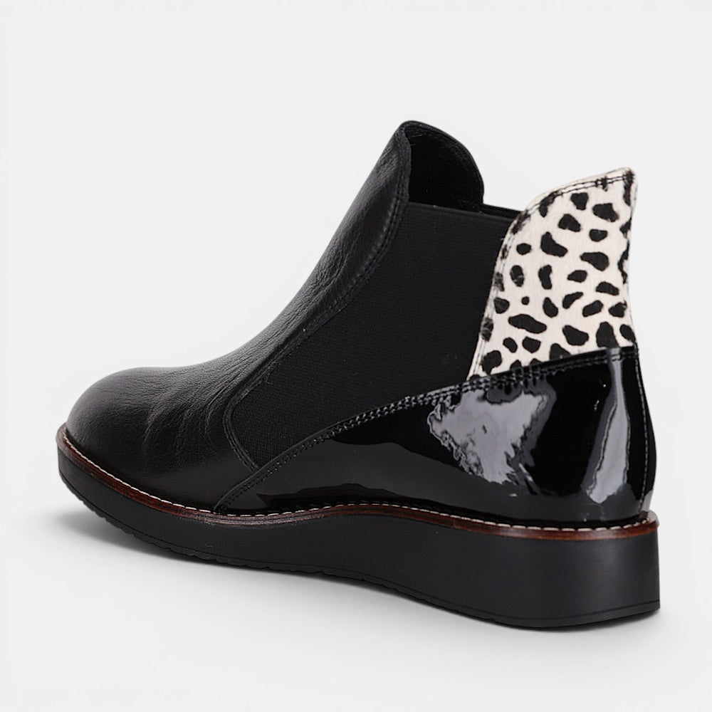 Black LE Sansa Rally Pony boots featuring a sleek design, made for comfort and style in durable leather.