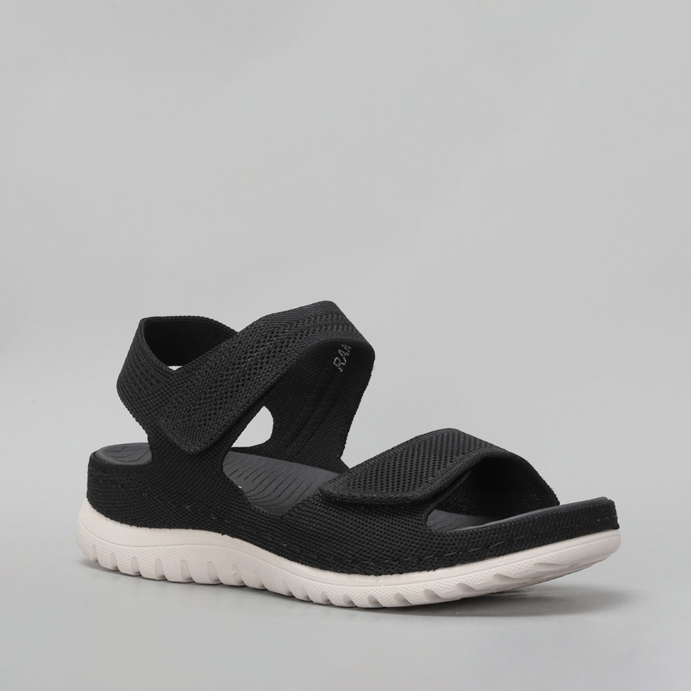 CC Resorts Ram Black sandals with open-toe design and adjustable straps, perfect for casual summer wear.