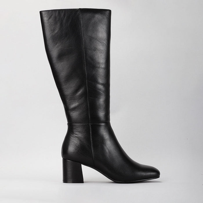 Le Sansa Robel Black high boots shown from the side, featuring sleek black leather design and stylish ankle height.