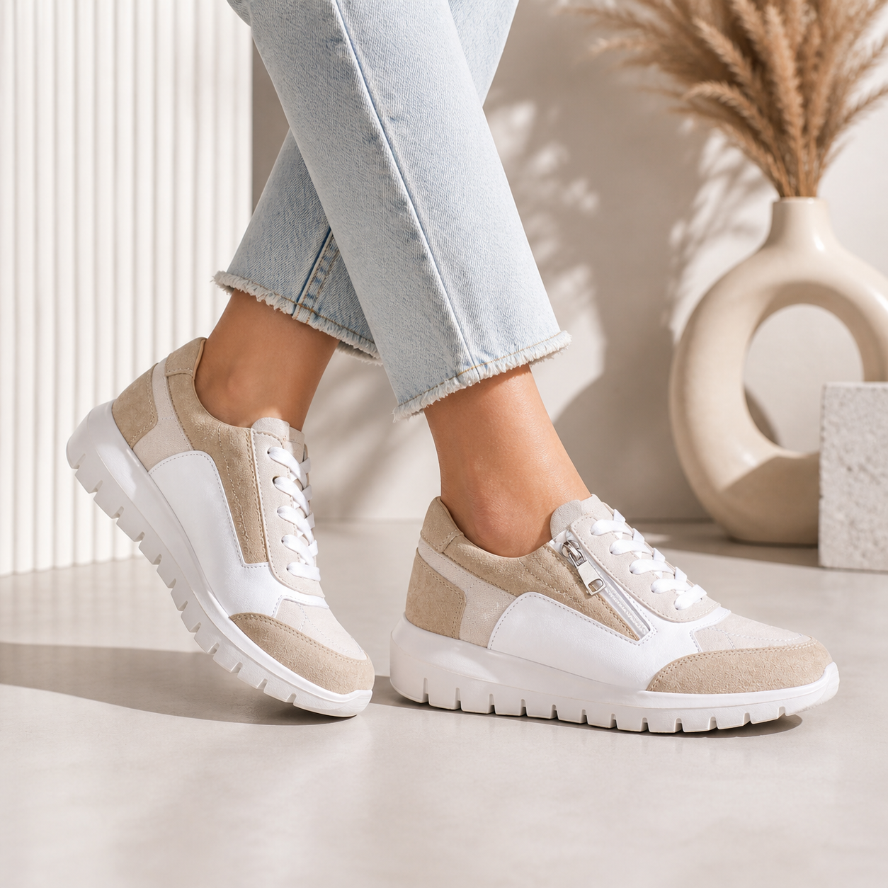 White blush LE SANSA Ryder sneakers with stylish design and comfortable fit, perfect for casual wear.