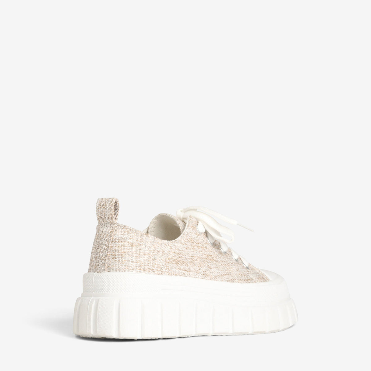Los Cabos Runna Linen sneakers shown from the back, featuring lightweight linen material and casual athletic design.