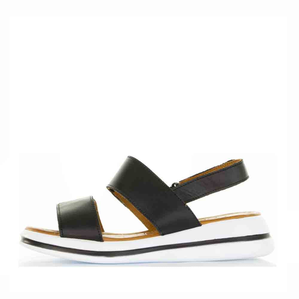 Le Sansa Lesansa Sima black sandals with open toes and adjustable straps, showcasing a stylish and comfortable footwear design.
