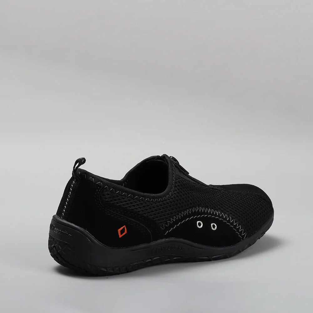 Black CC Resorts Sorrell casual shoes with sleek design, featuring comfortable laces and casual style for everyday wear.