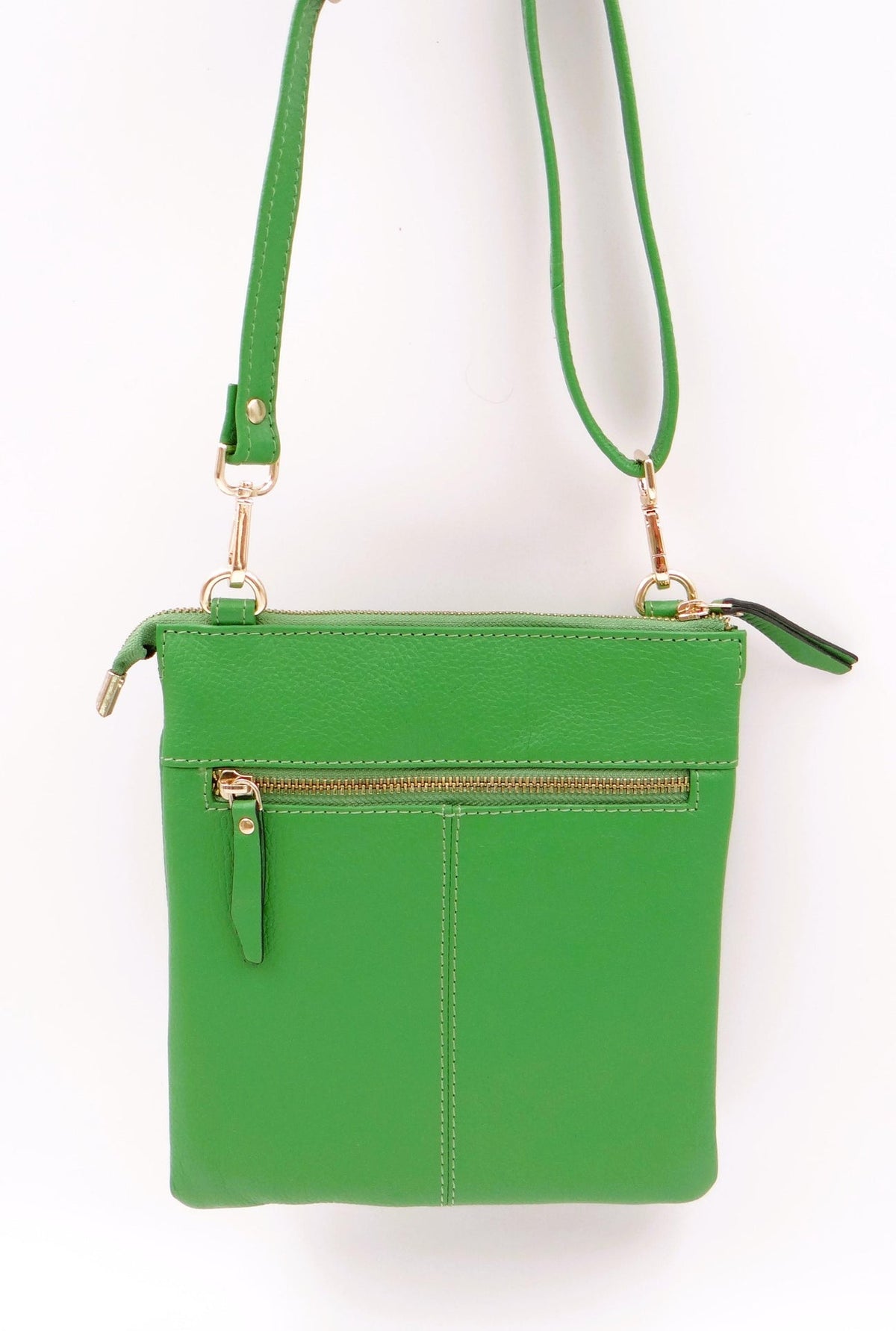 Second Nature Second Nature ST31 green apple handbag with smooth leather texture and gold-tone hardware.