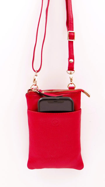 Red Second Nature handbag, the SECOND NATURE ST57 model, featuring a stylish design and compact size for everyday use.