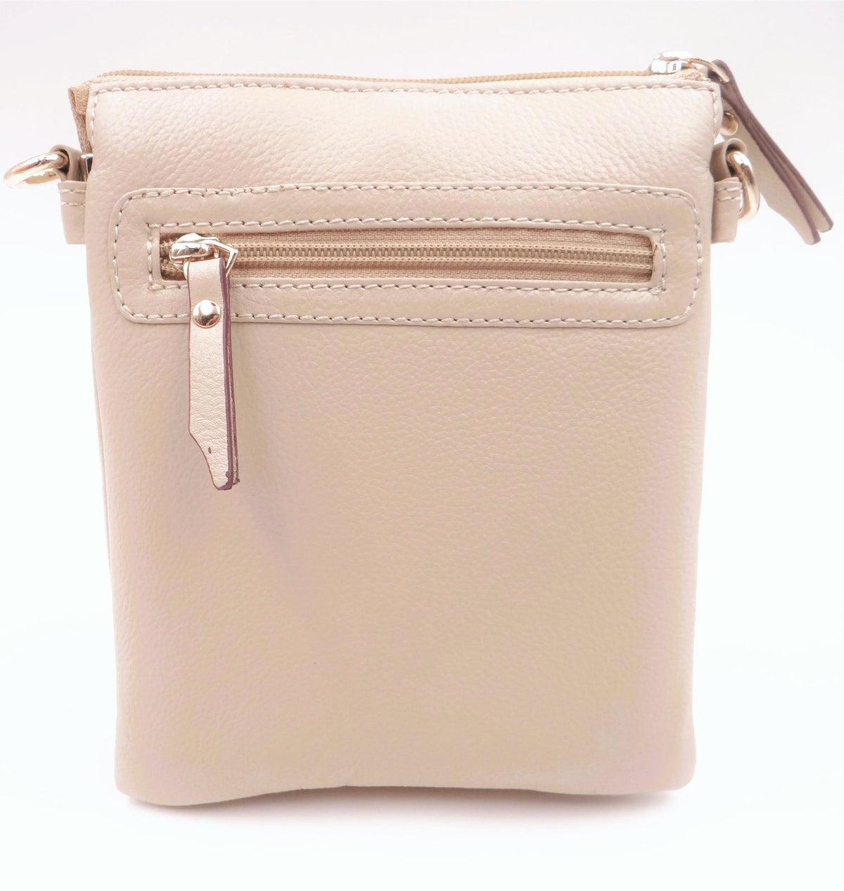 Second Nature Second Nature ST64 Wild Oat handbag with textured leather surface and sleek design, showcasing its stylish appearance.
