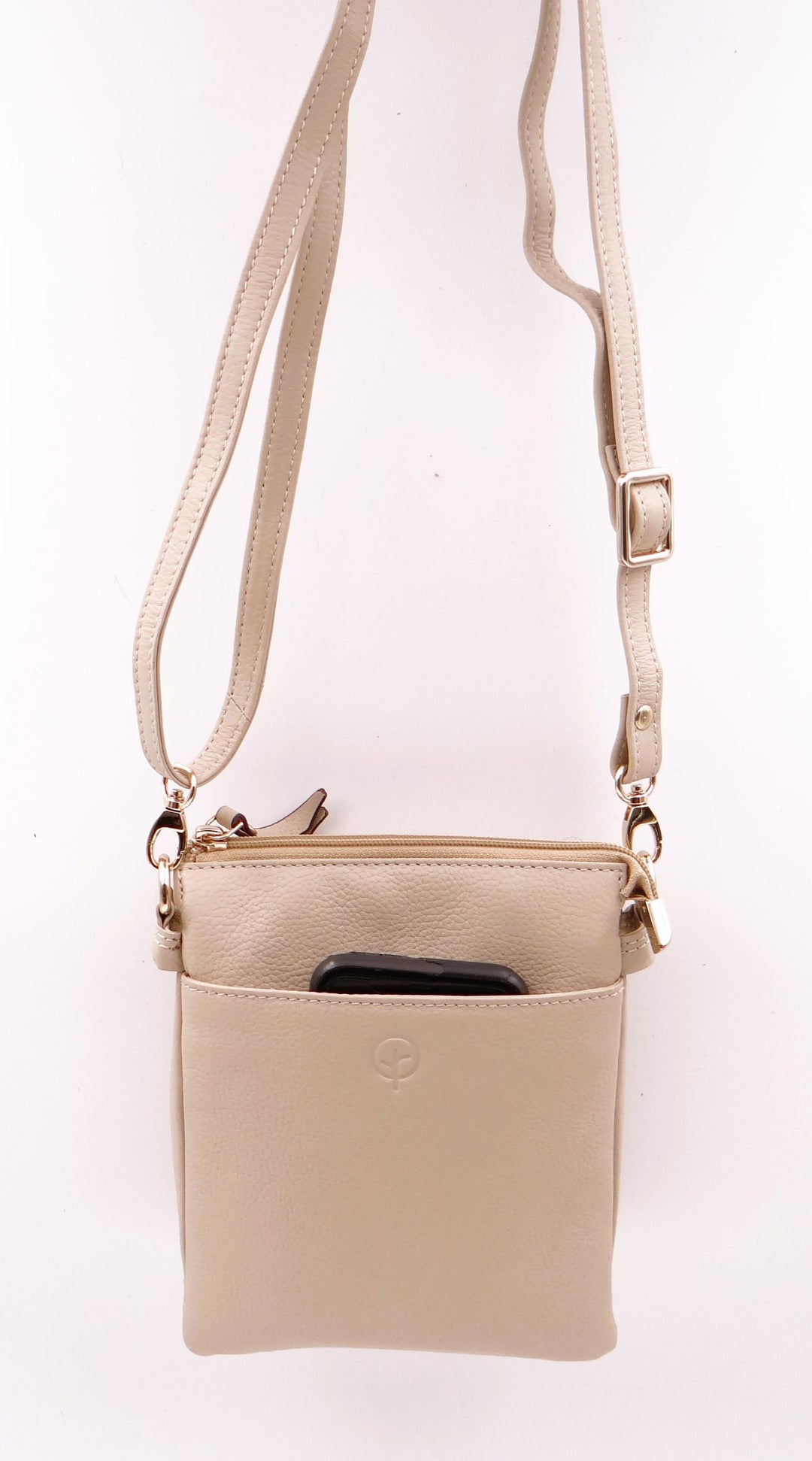 Second Nature Second Nature ST64 Wild Oat handbag with textured leather and adjustable strap, showcasing stylish and durable design.