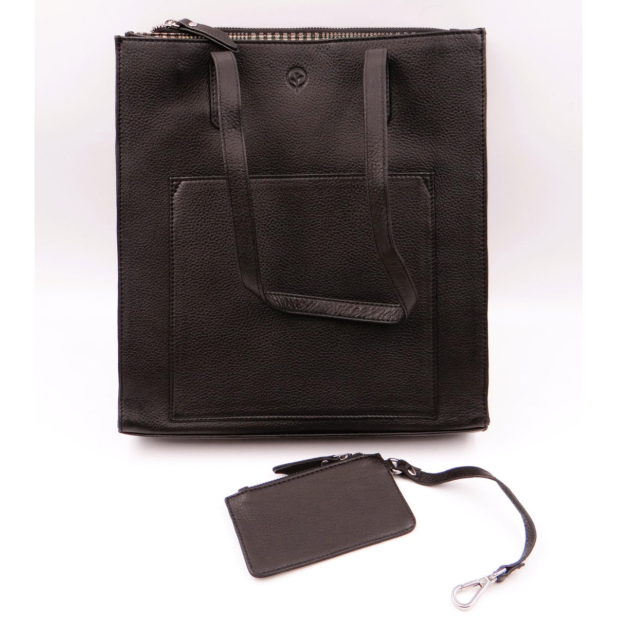 Black Second Nature Second Nature ST69 handbag with sleek design and silver hardware, showcasing its elegant leather finish.