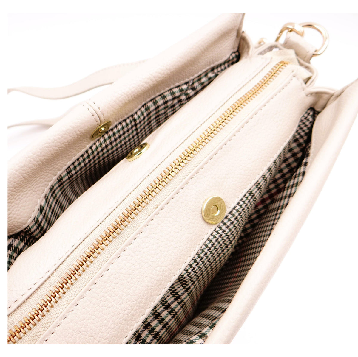 Second Nature Second Nature ST82 Wild Oat handbag with textured leather surface and stylish design.