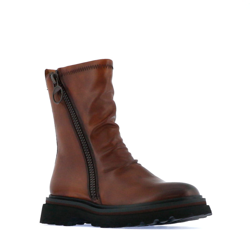 Eos Skarlet Brandy boots in tan leather with pointed toes and ankle height, stylish footwear from the Eos brand.
