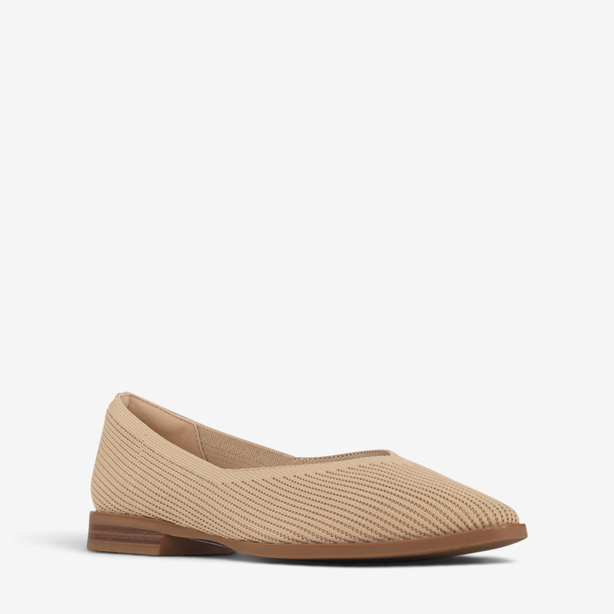 Los Cabos Syra caramel slip-on shoes with tan leather finish and stylish design, perfect for casual wear.