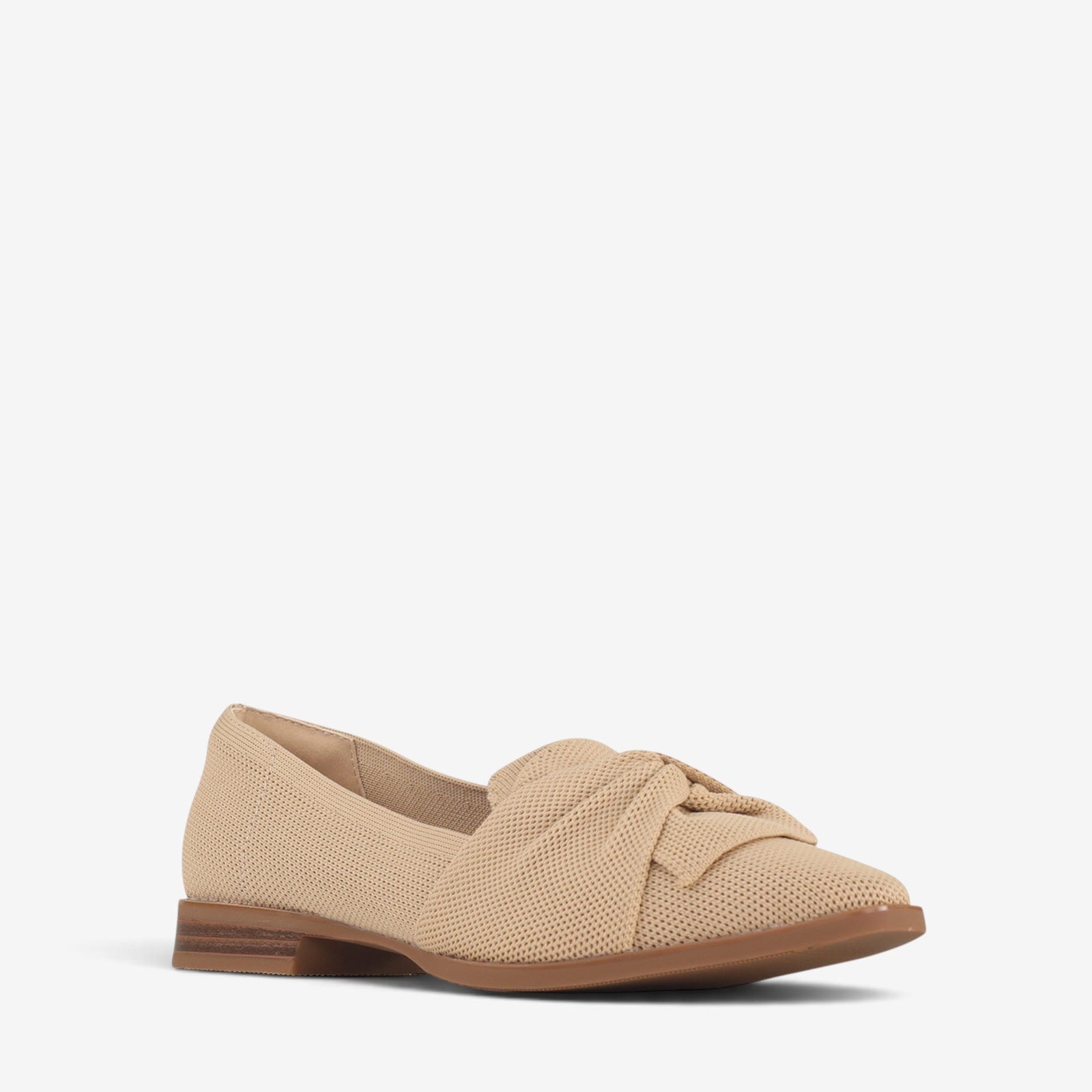 LOS CABOS Syretia Caramel Flyknit loafers with breathable caramel-colored knit upper and casual slip-on design.