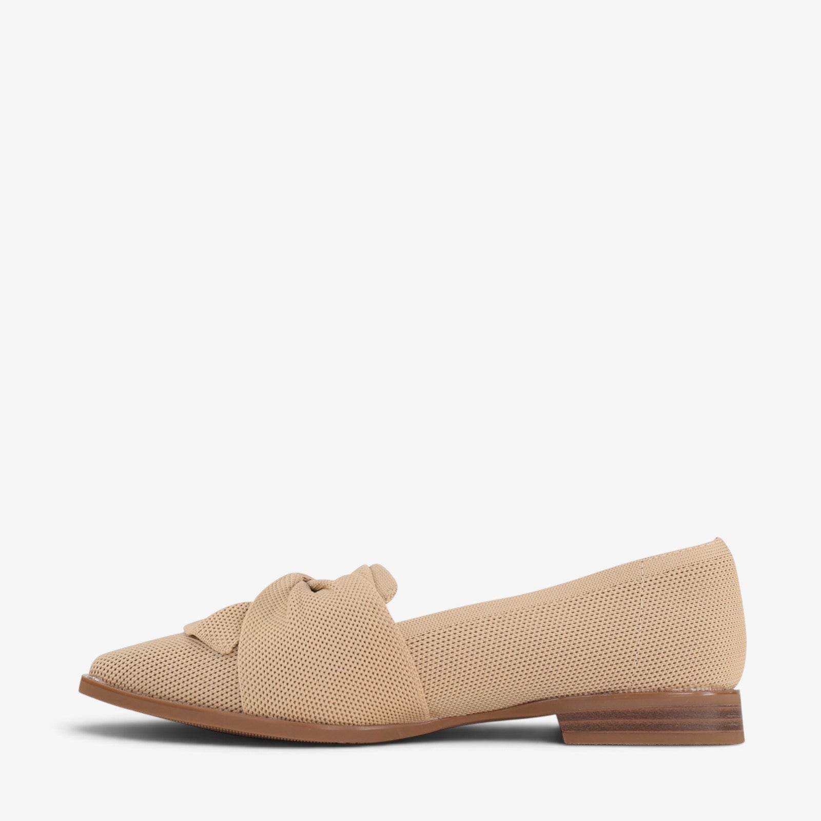 LOS CABOS Syretia caramel Flyknit loafers showing a close-up view of the breathable knit upper and sleek design.