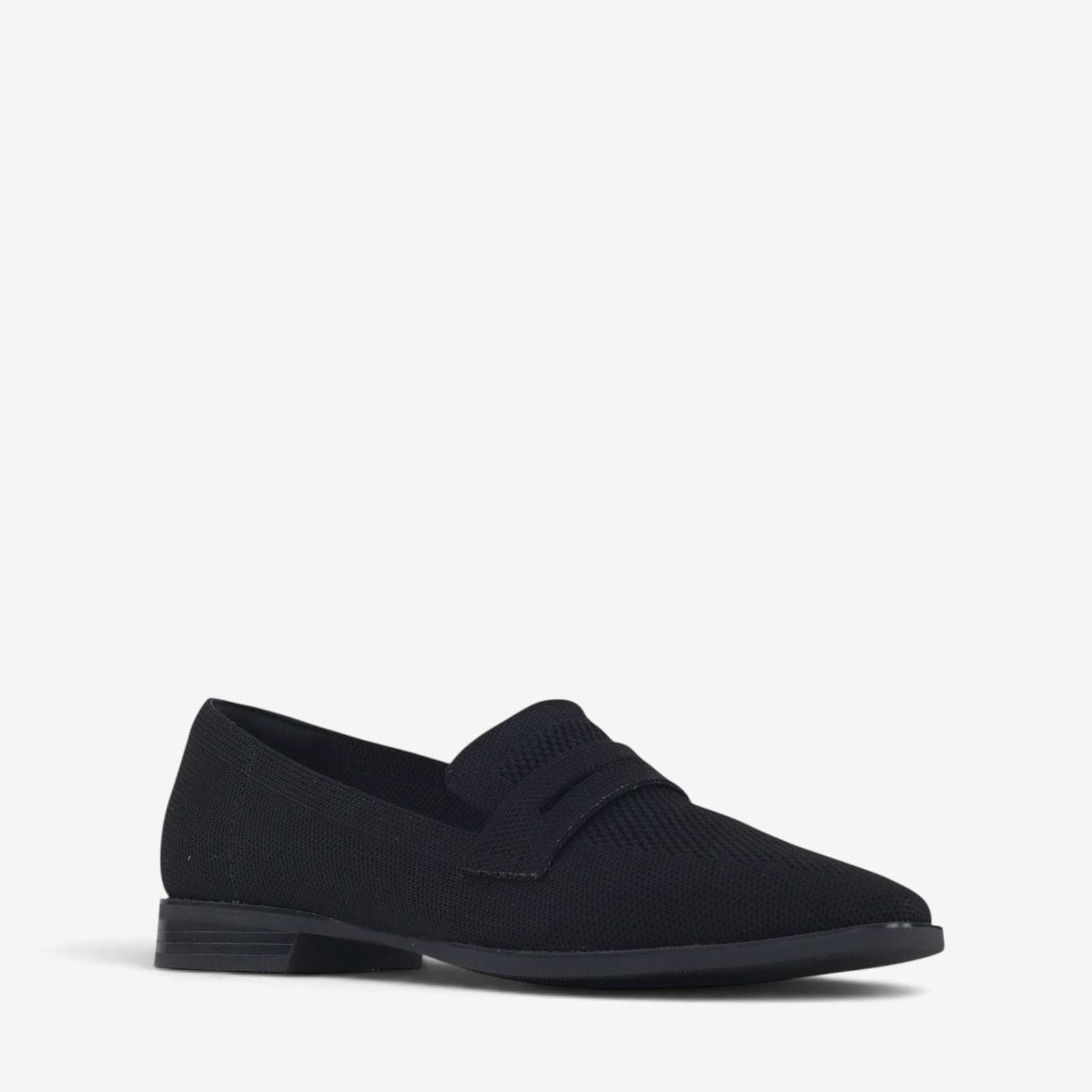 Los Cabos Syriana black slip-on shoes with sleek design and smooth finish, ideal for casual and stylish wear.