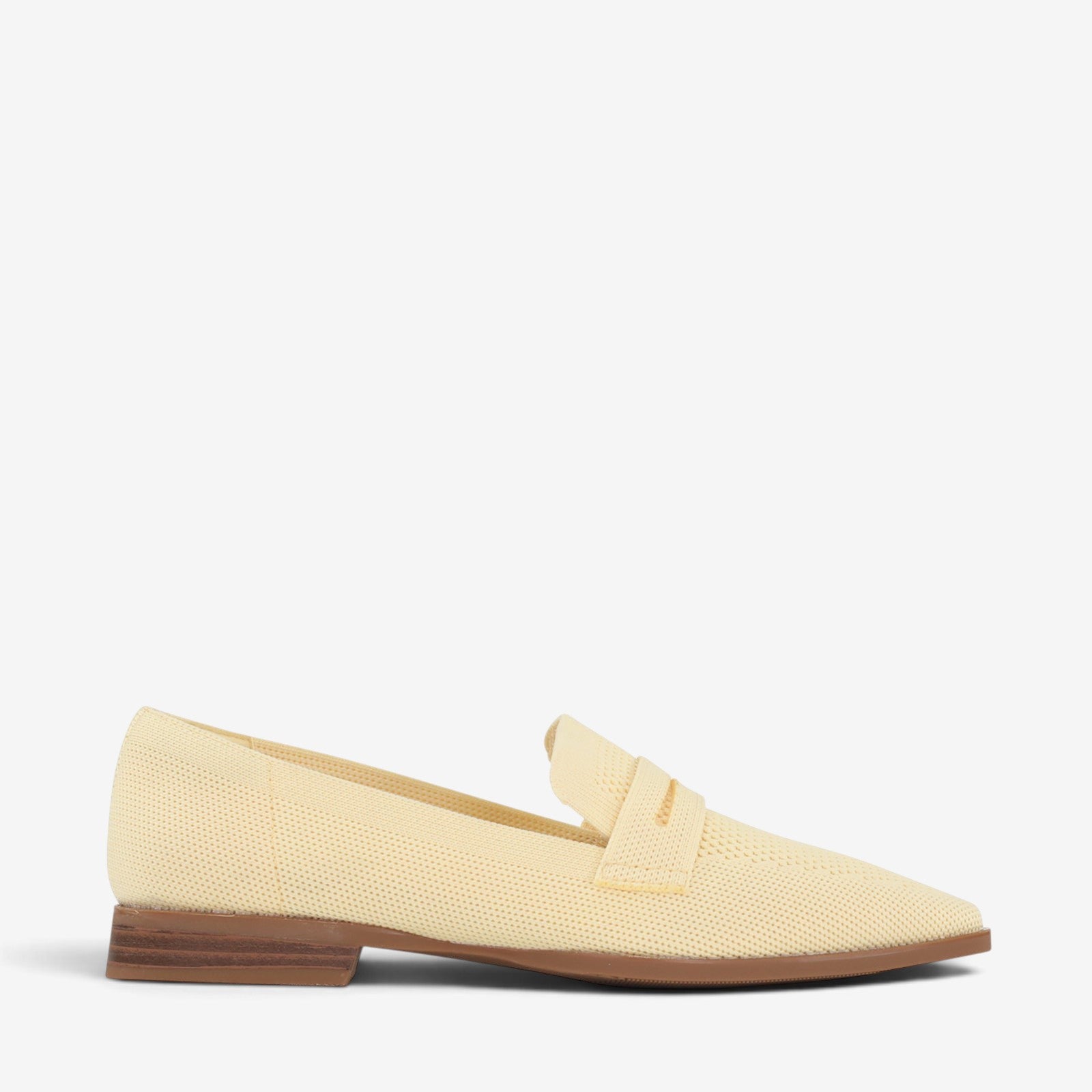Los Cabos Syriana butter slip-on shoes featuring smooth leather and comfortable design, perfect for casual wear.