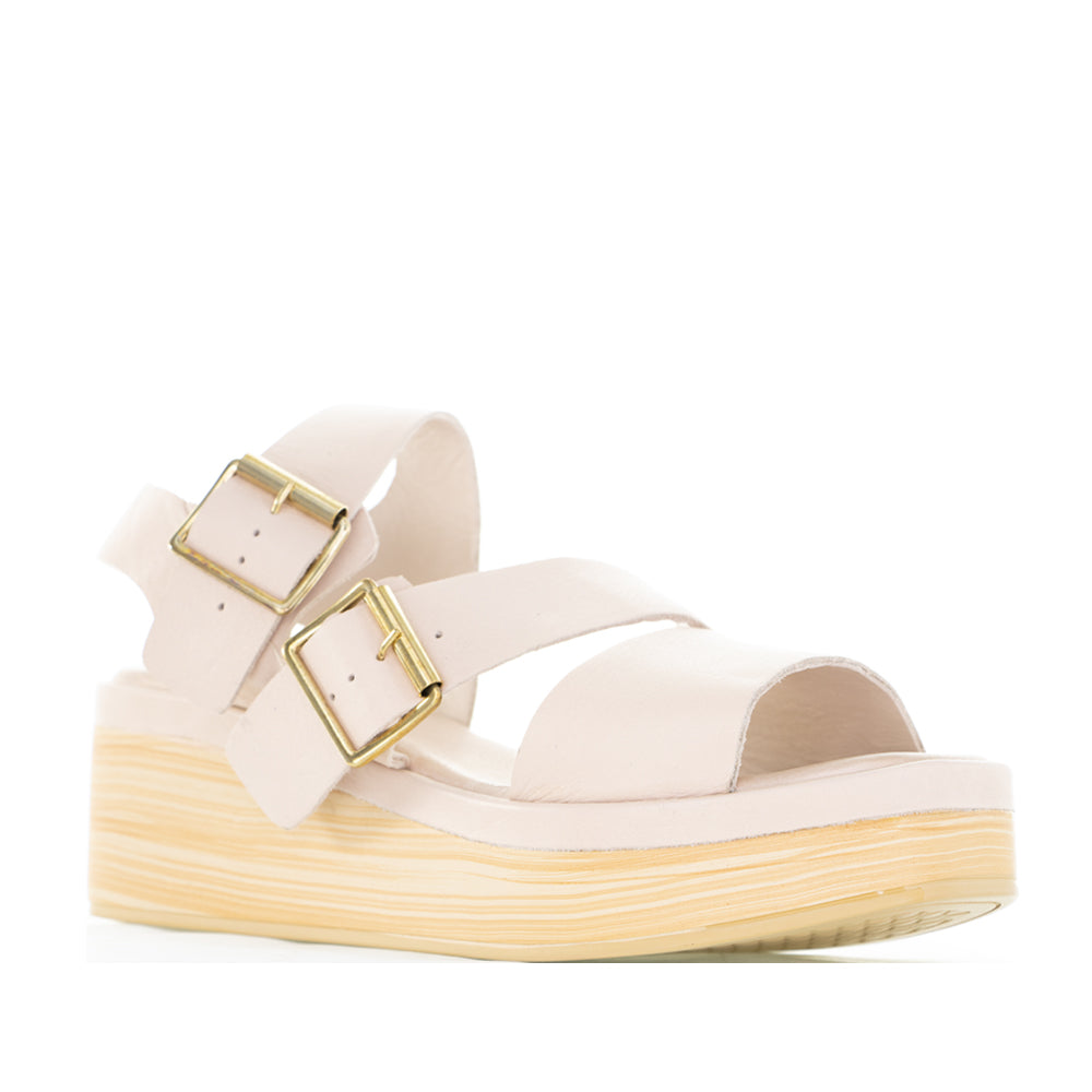 Le Sansa Lesansa Tri Camo sandals with camouflage straps and open toe design, showcasing casual summer footwear.