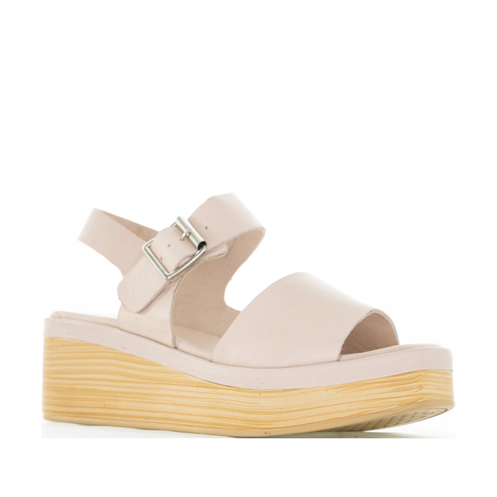 Le Sansa True Cameo sandals featuring stylish straps and a comfortable design, perfect for casual summer wear.