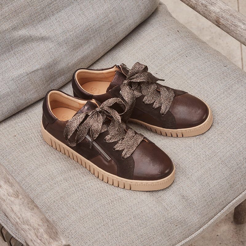 EOS Tinah Mahogany sneakers with a sleek design, featuring mahogany-colored uppers and comfortable casual style.