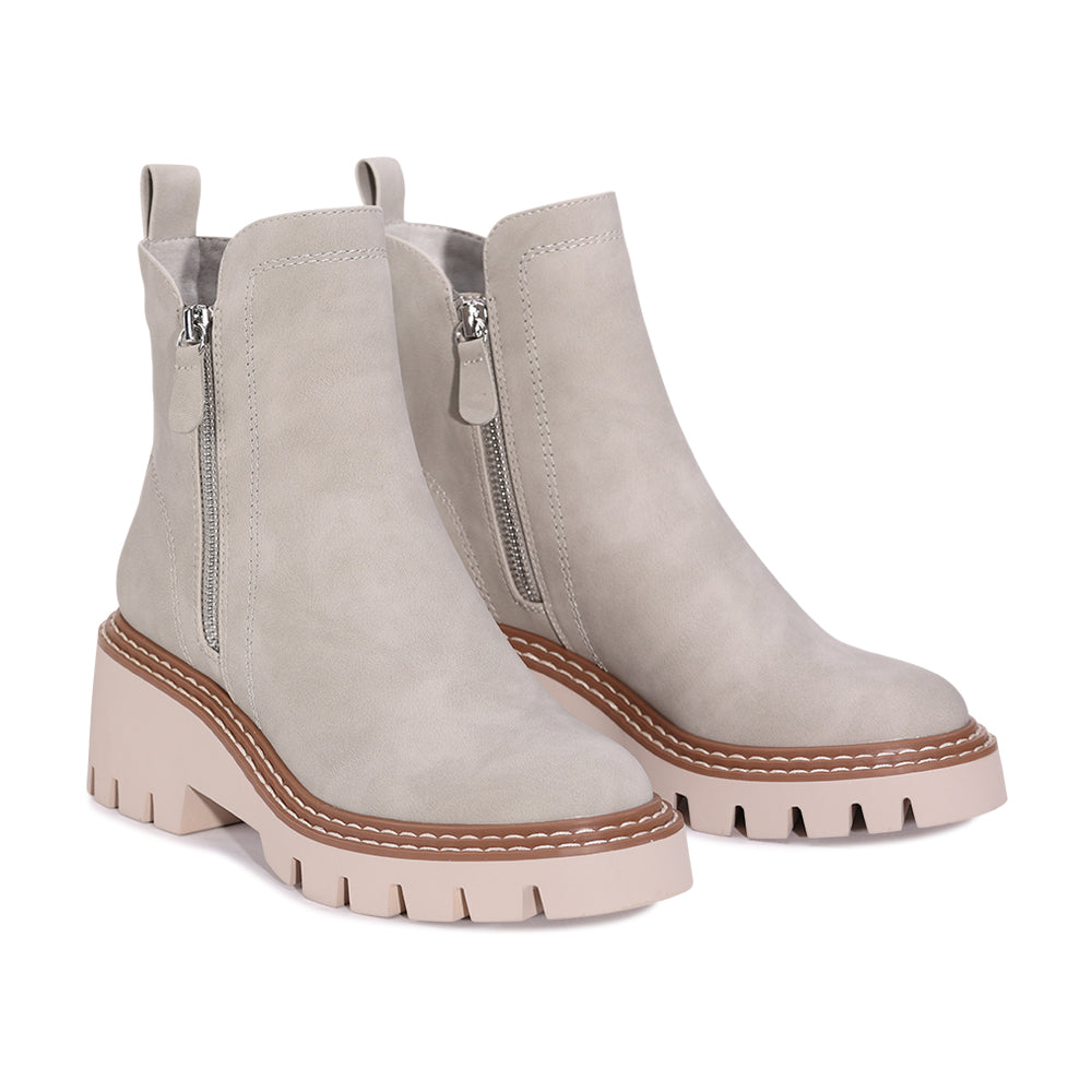 Pair of Los Cabos Vianne Vianne Stone boots featuring a stylish design with Vianne stone detailing and a sleek silhouette.