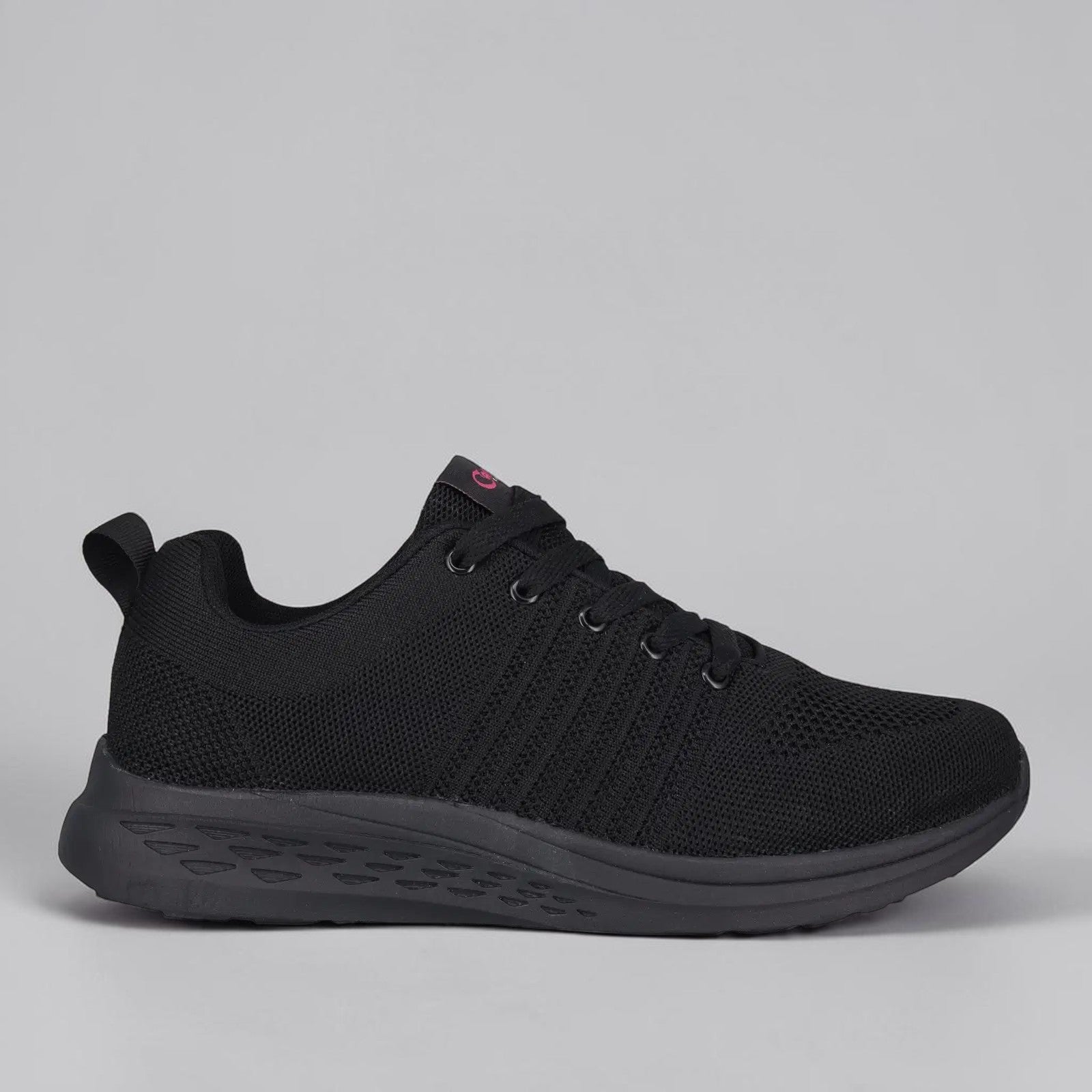 Black CABELLO Walker sneakers featuring a sleek design and comfortable fit, ideal for casual wear.