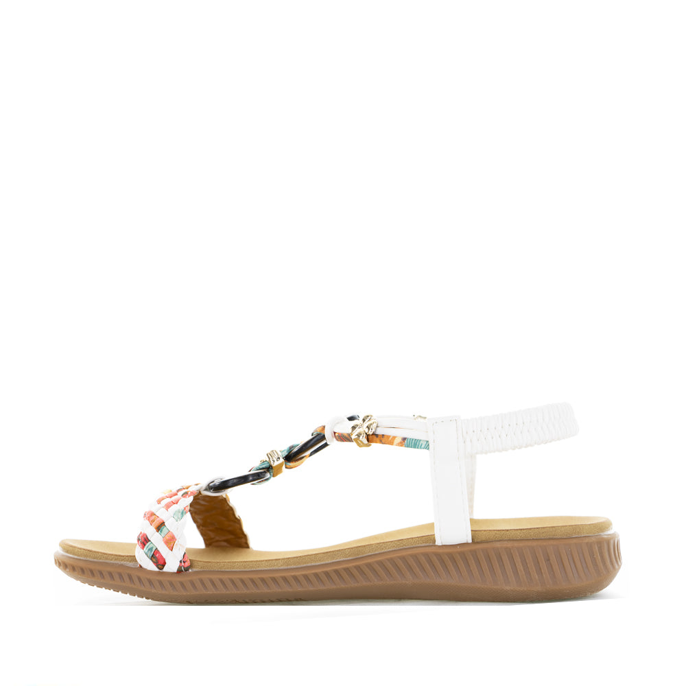 CC Resorts XTRA White sandals featuring a sleek design and comfortable straps, perfect for casual summer wear.