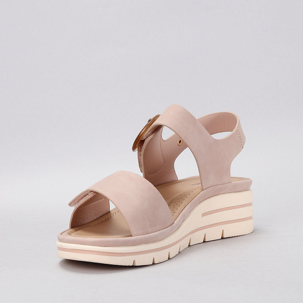CC Resorts Yarra Blush sandals featuring soft blush straps and a casual slide design, perfect for warm-weather wear.