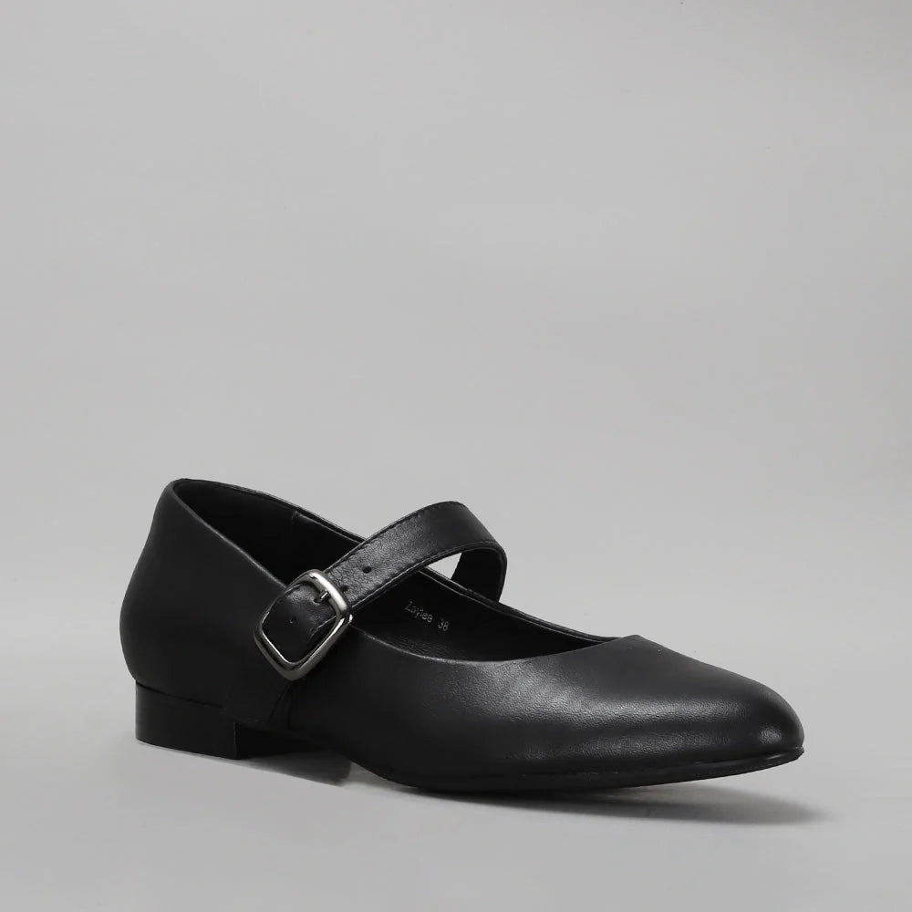 Le Sansa Zaylee black sandals with strappy design and open toe, displayed on a neutral background.