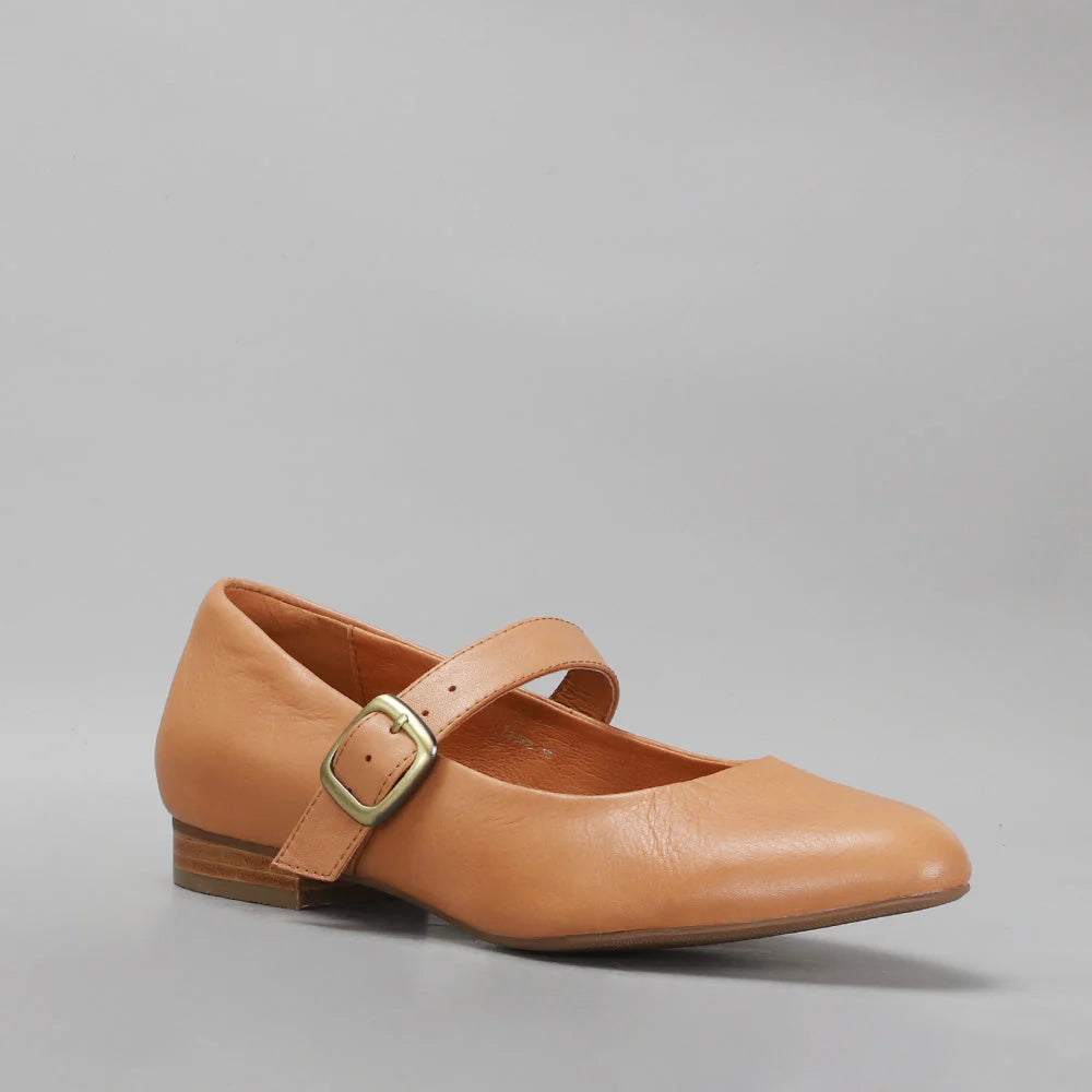 LE SANSA ZAYLEE TAN Women Sandals - Zeke Collection NZ
