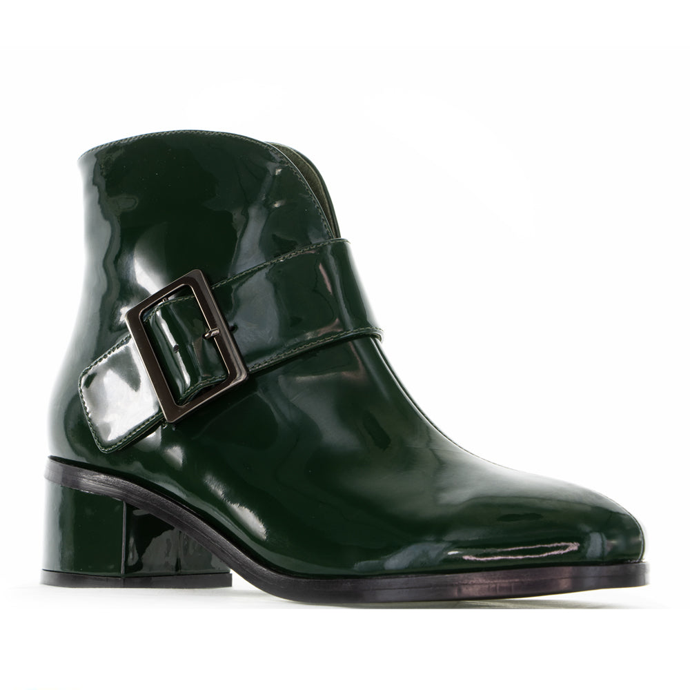 Le Sansa Andy Bottle green boots with sleek design and ankle height, made from durable material, perfect for casual wear.