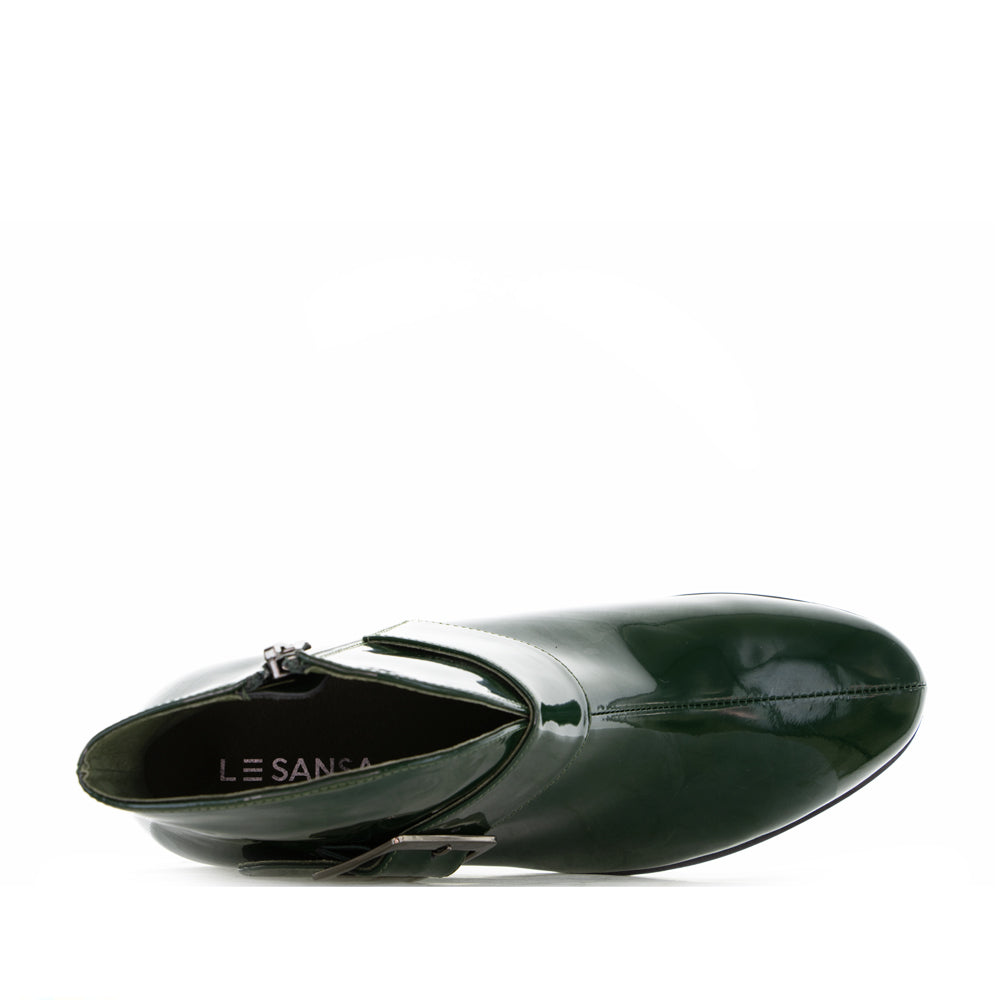 Le Sansa Andy Bottle green boots with stylish design and comfortable fit, showcased in the image.