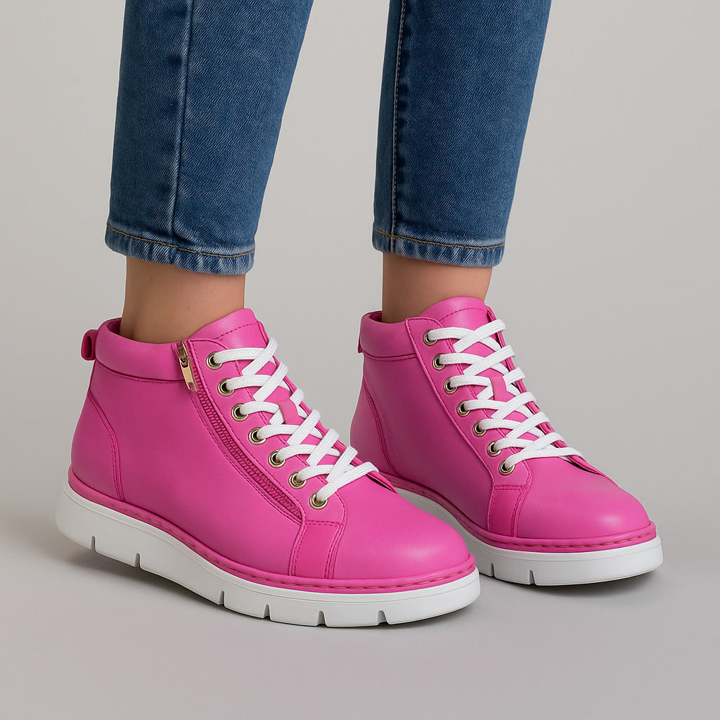 LE SANSA Bobby Hot Pink boots with chunky heel and stylish design, perfect for trendy fashion statements