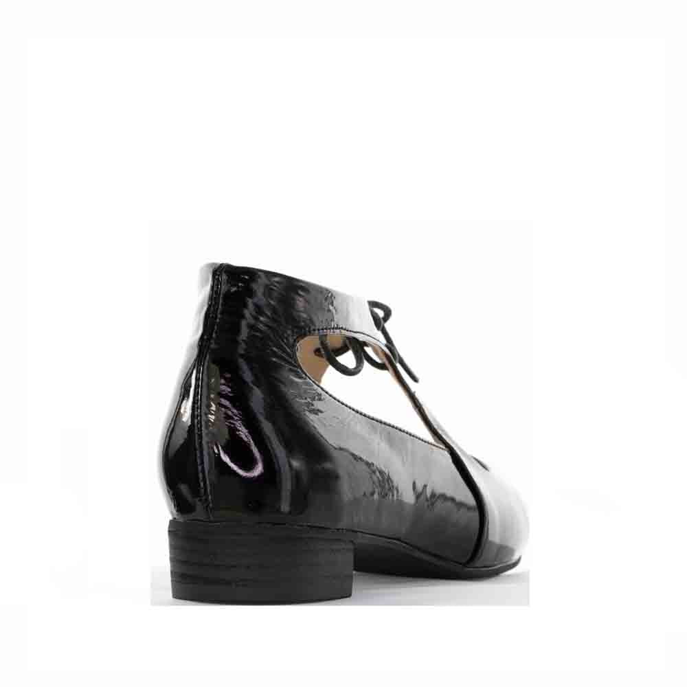 Black patent LE SANSA BOSS sandals with adjustable straps and chunky soles, shown on a clean background.