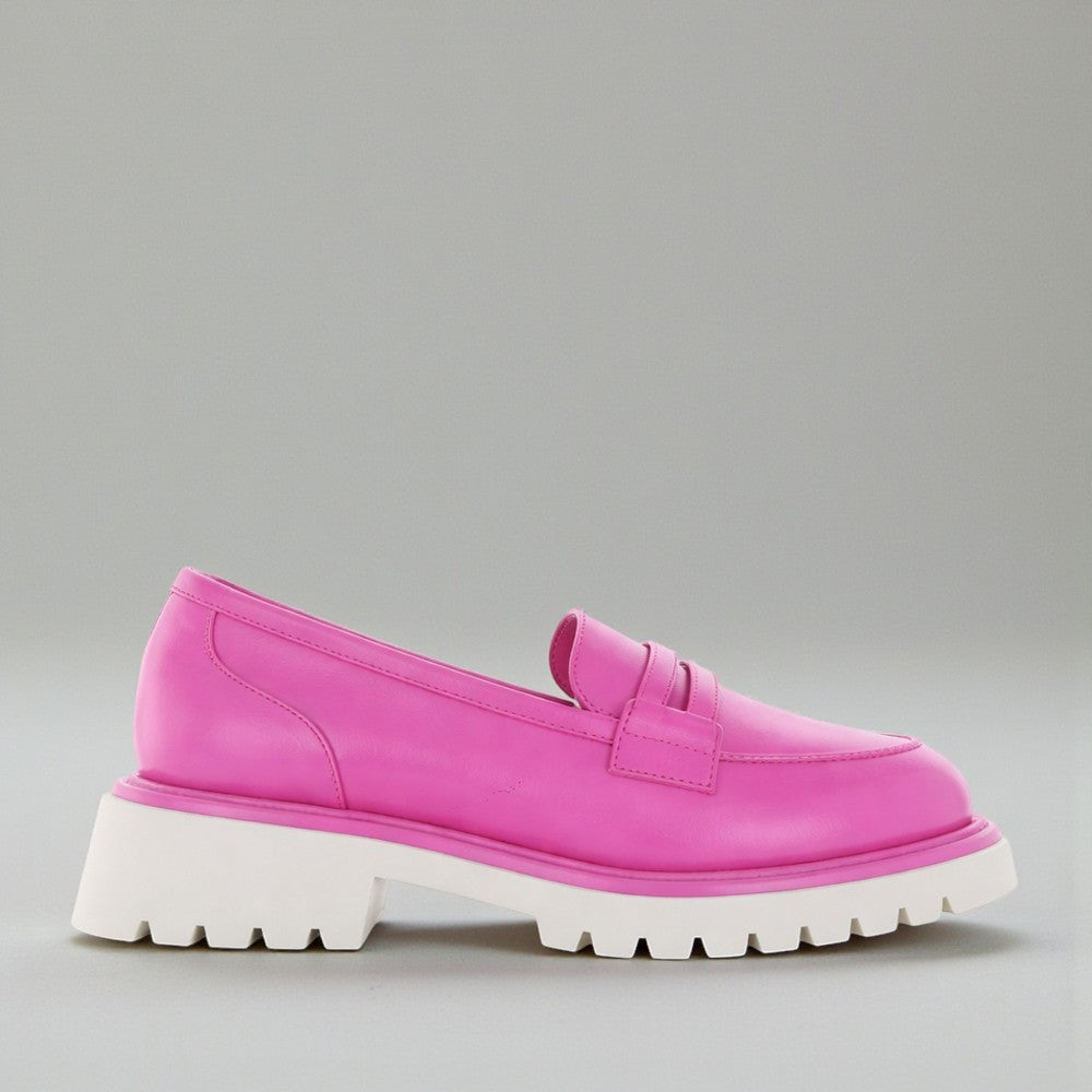 LE SANSA pink bow loafers, stylish women's footwear with a decorative bow detail, perfect for casual or dressy occasions.