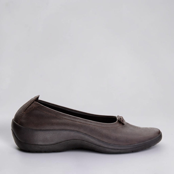 Arcopedico Cabrera bronze ballet flats with rounded toes and soft leather upper, stylish and comfortable for everyday wear.