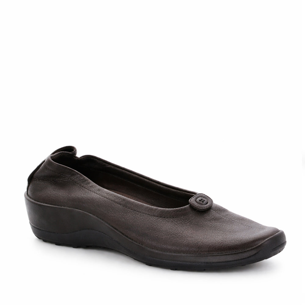 Arcopedico Cabrera bronze ballet flats with rounded toe and soft fabric upper, stylish and comfortable footwear for women.