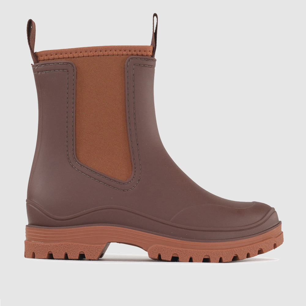 LOS CABOS Amelia chocolate boots with stylish design, featuring a sleek silhouette and high-quality leather finish.
