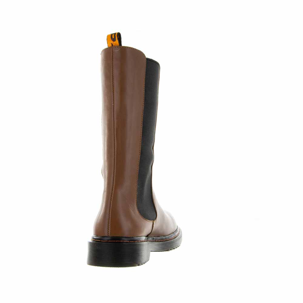 Le Sansa Danny Cognac boots featuring stylish leather design and lace-up closure, perfect for casual or formal wear.
