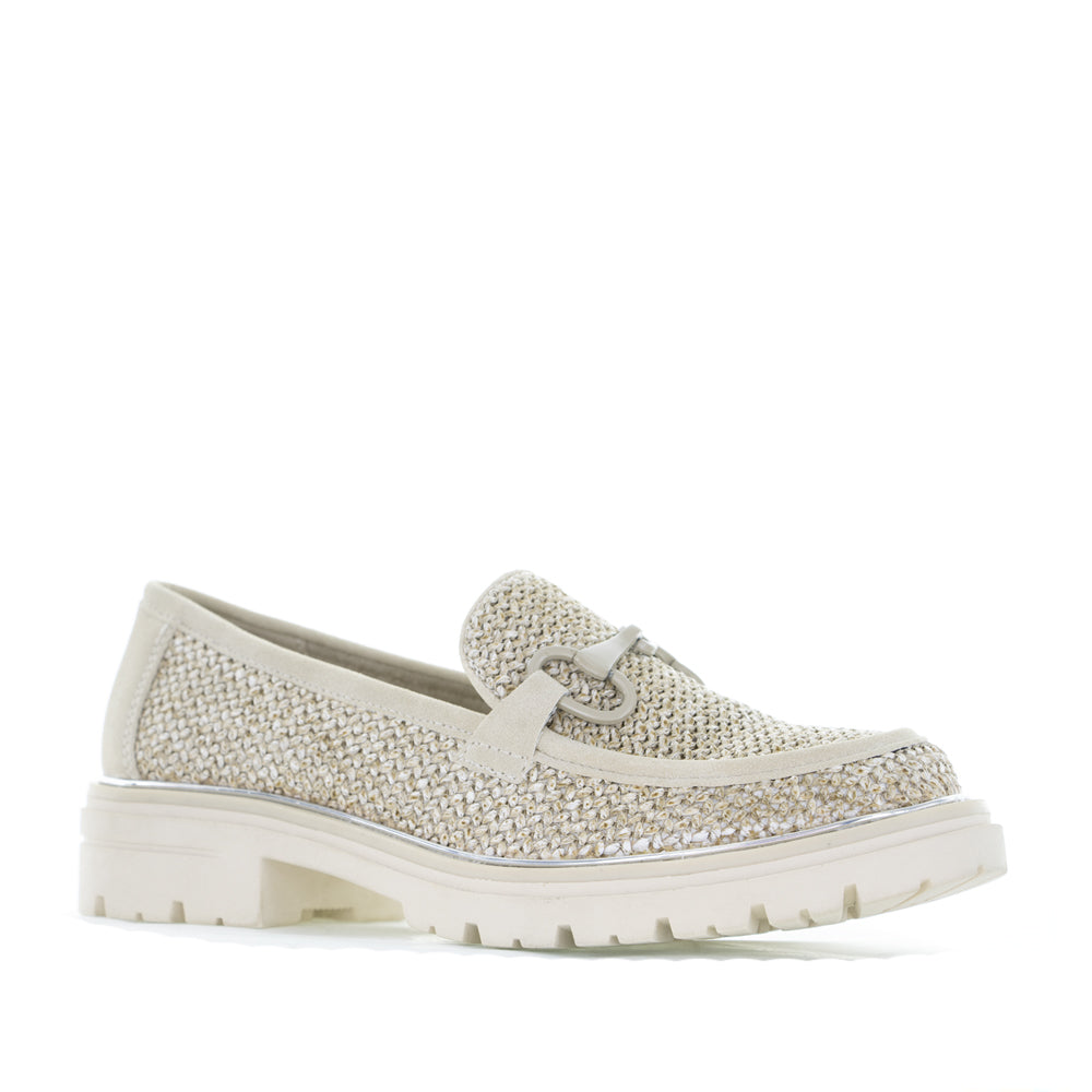 Beige LE SANSA Deejay loafers with sleek design, displayed on a neutral background, showcasing stylish, comfortable footwear.