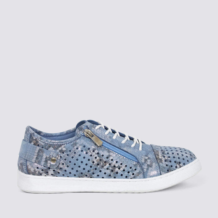 CABELLO EG17 denim sneakers with blue denim fabric, white rubber soles, and casual lace-up design.