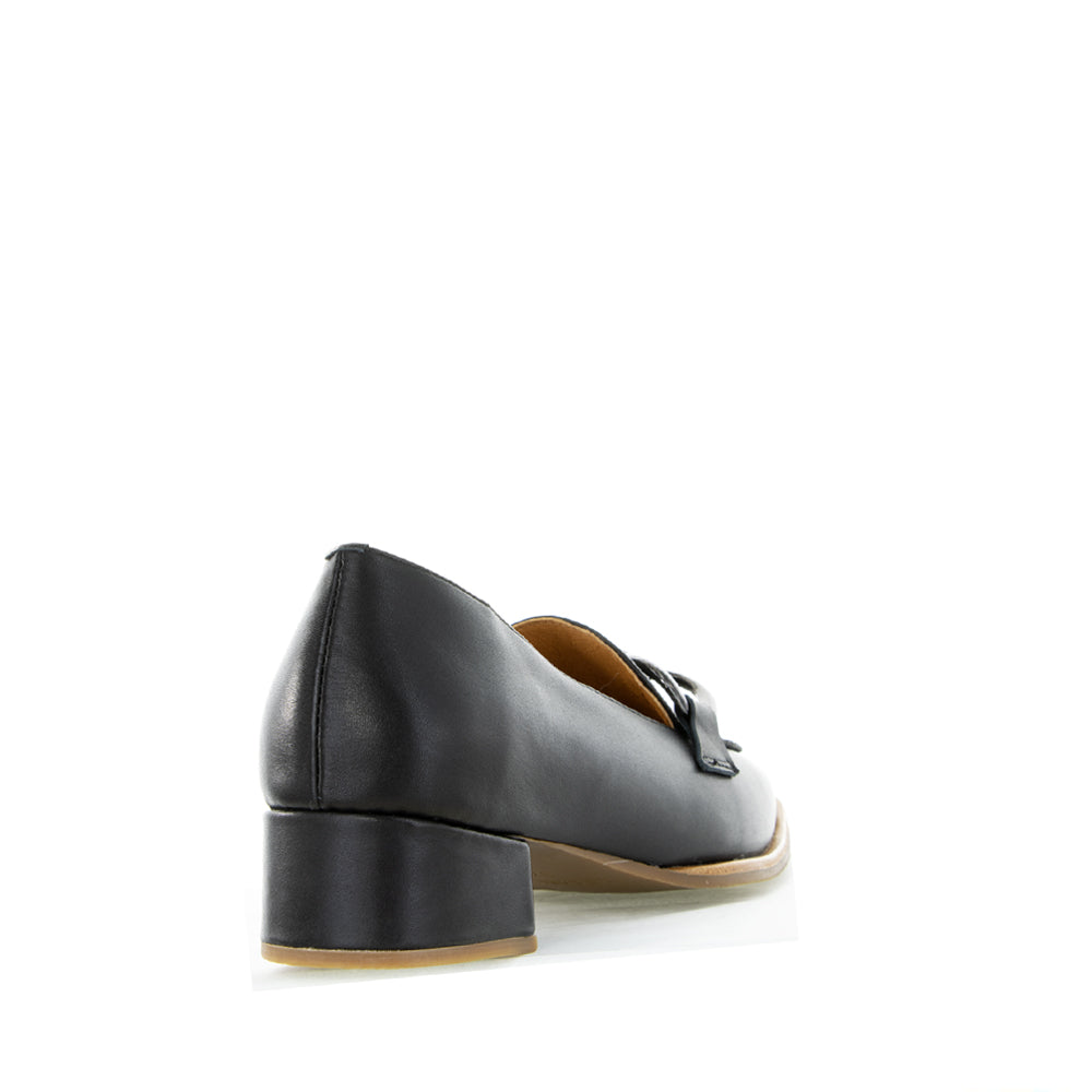 Le Sansa Lesansa Dorset Black casual shoes with black leather uppers and stylish design.