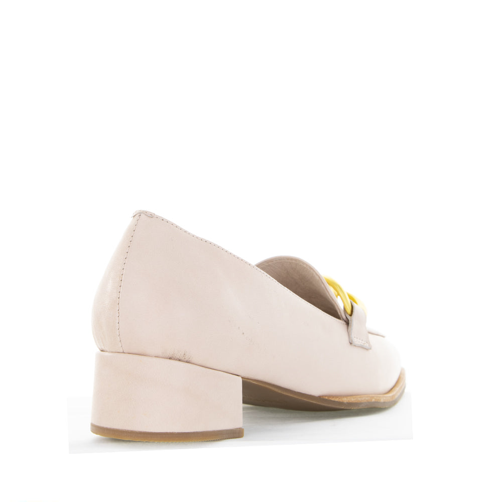 Le Sansa Dorset Blush casual shoes in soft blush pink with a comfortable design, featured in this image.