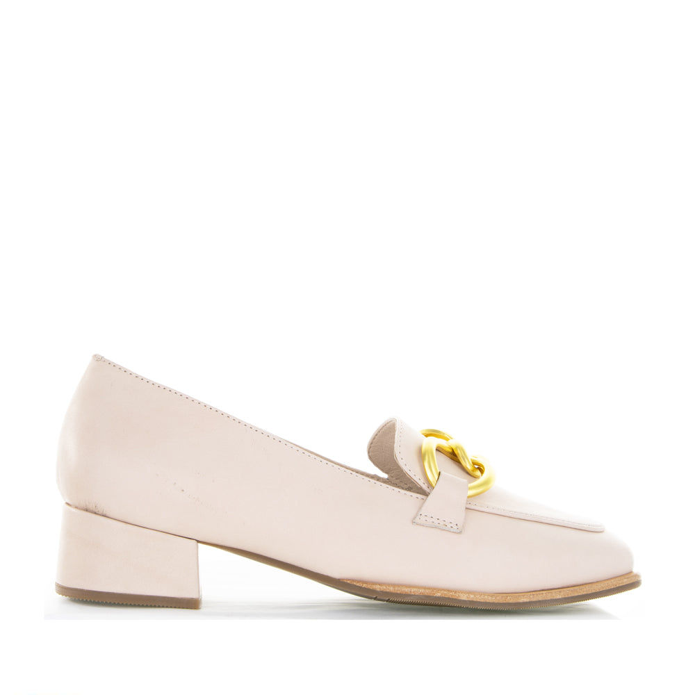 Le Sansa Dorset Blush casuals shoe in soft blush color, displayed on a neutral background.