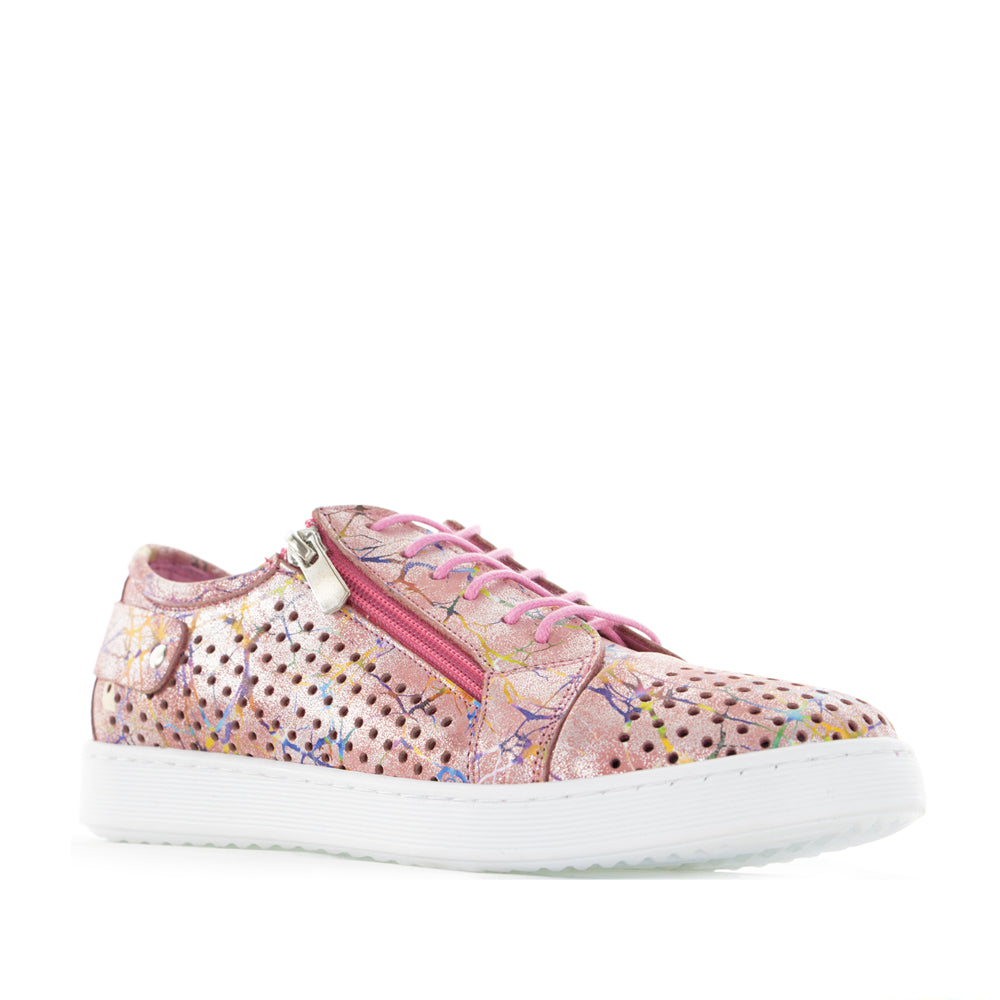 Pink Cabello EG17 Sneakers with lightning design, featuring stylish laces and a modern athletic look.