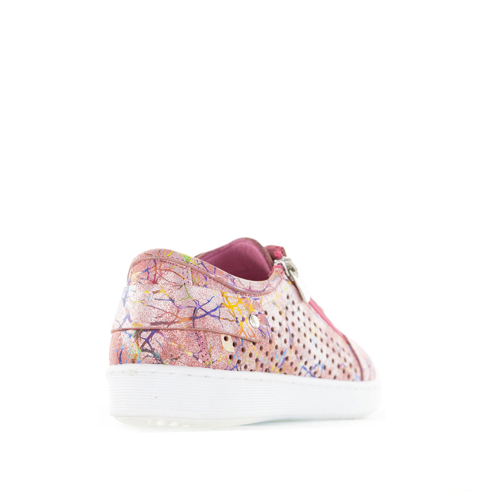 Pink Cabello EG17 Sneakers with lightning design, featuring stylish laces and a modern athletic silhouette.