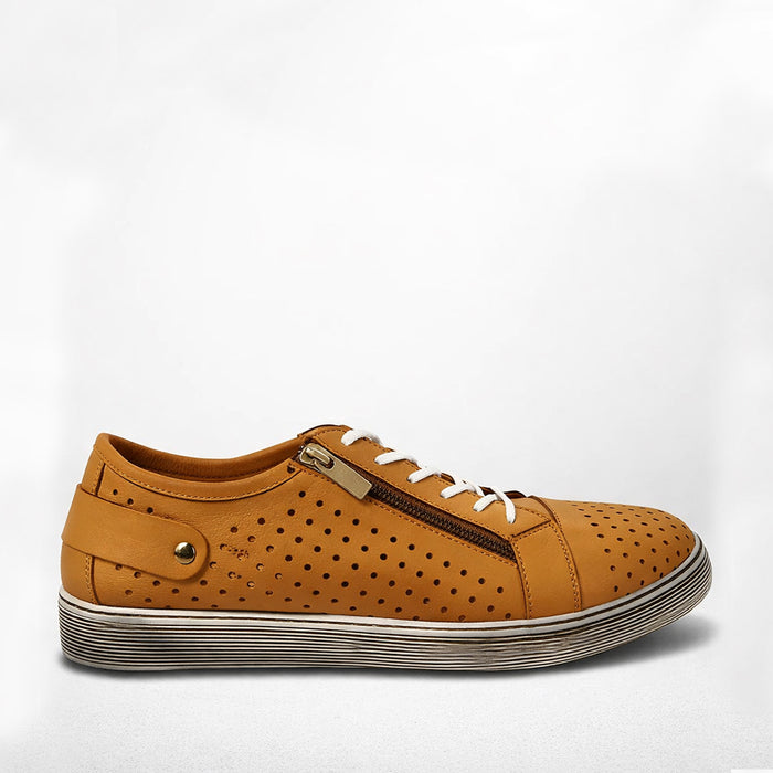 CABELLO EG17 TAN sneakers with tan leather uppers and white rubber soles, casual footwear for everyday wear.